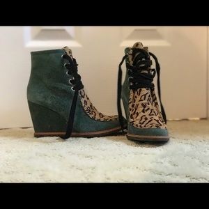 Kate Spade!!! Trendy boot. Unworn